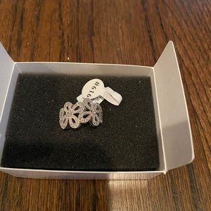 NWT Lia Sophia size 5 ring